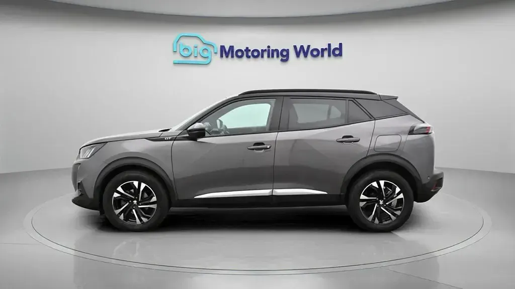 Używany Peugeot 2008 GT 130 KM (95 kW) 2022 Szary SUV