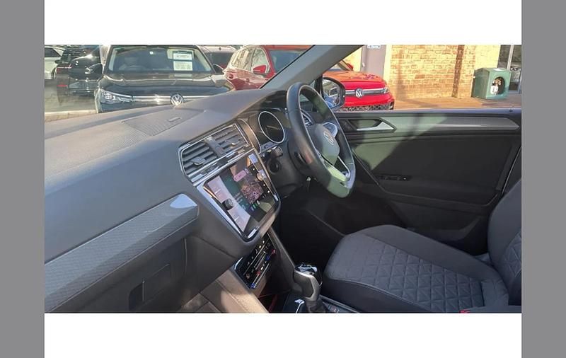 Used VW Tiguan Life 150 HP (110 kW) 2023 White SUV