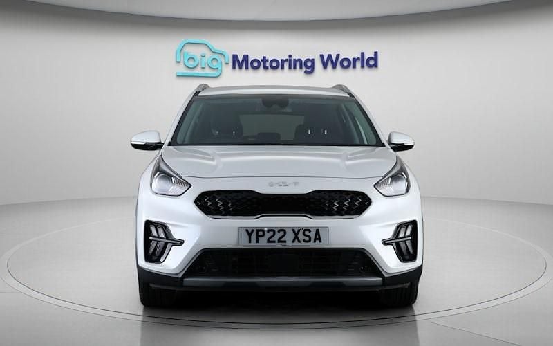 Gebraucht Kia Niro 141 PS (103 kW) 2022 Weiß SUV