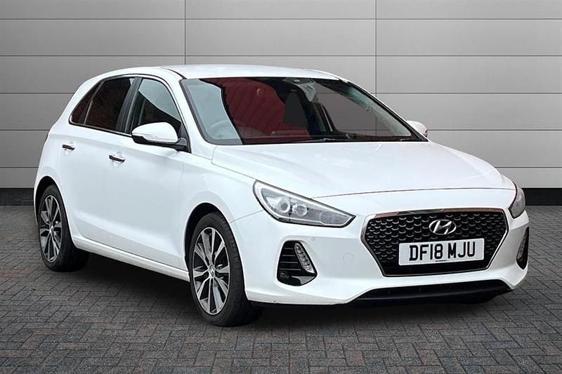 Used Hyundai i30 Premium 140 HP (102 kW) 2018 Polar white Hatchback