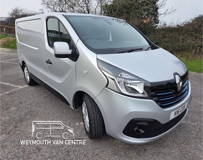 Used Renault Trafic 2018 Silver MPV