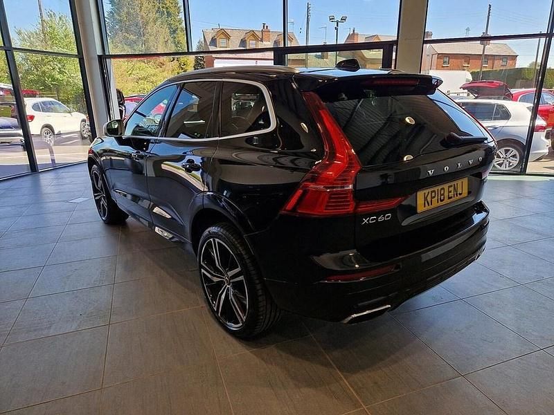 Usado Volvo XC60 R-Design Pro 235 CV (172 kW) 2018 Negro SUV