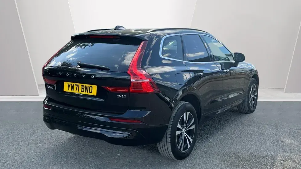 Used Volvo XC60 Momentum 197 HP (144 kW) 2022 Black SUV