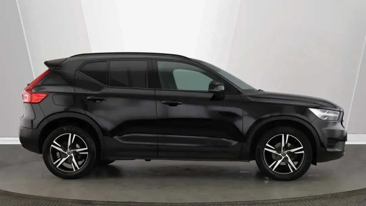 Used Volvo XC40 R-Design 161 HP (118 kW) 2022 SUV