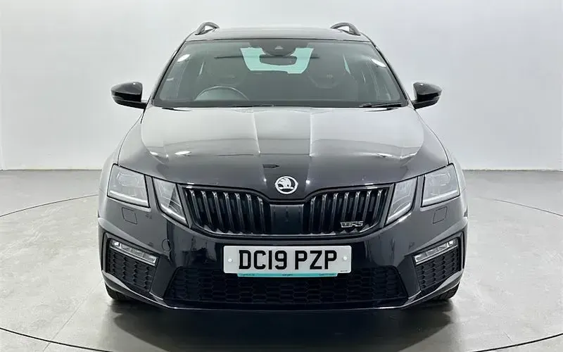 Used Skoda Octavia vRS 184 HP (135 kW) 2019 Black Estate