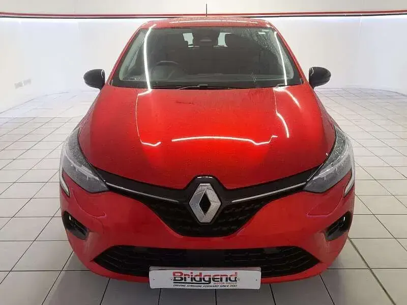 Used Renault Clio V Evolution 90 HP (66 kW) 2023 Red Hatchback