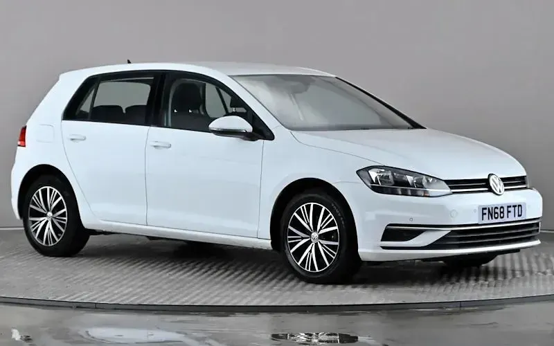 Used VW Golf VII SE 116 HP (85 kW) 2018 Hatchback