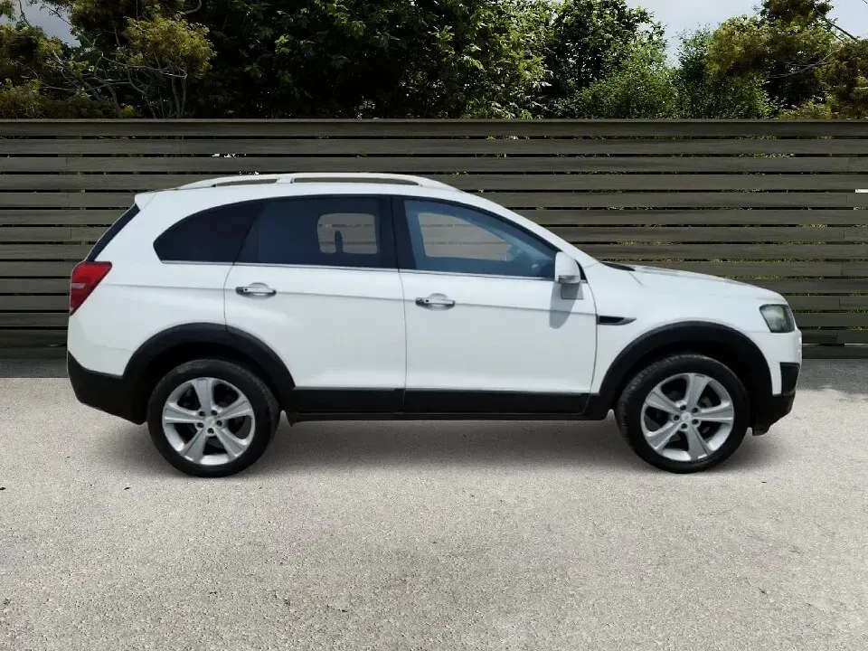 Used Chevrolet Captiva LTZ 163 HP (119 kW) 2013 White SUV
