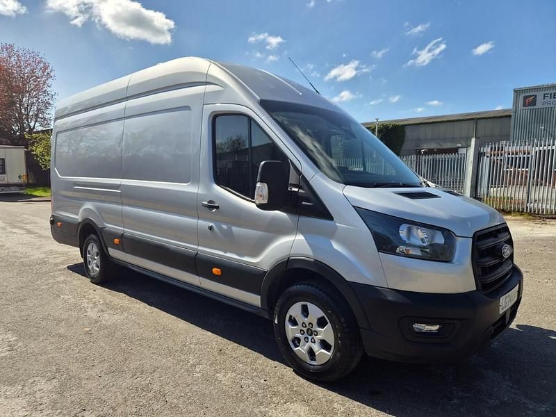 Usado Ford Transit Trend 130 HP (95 kW) 2024 Prateado Van