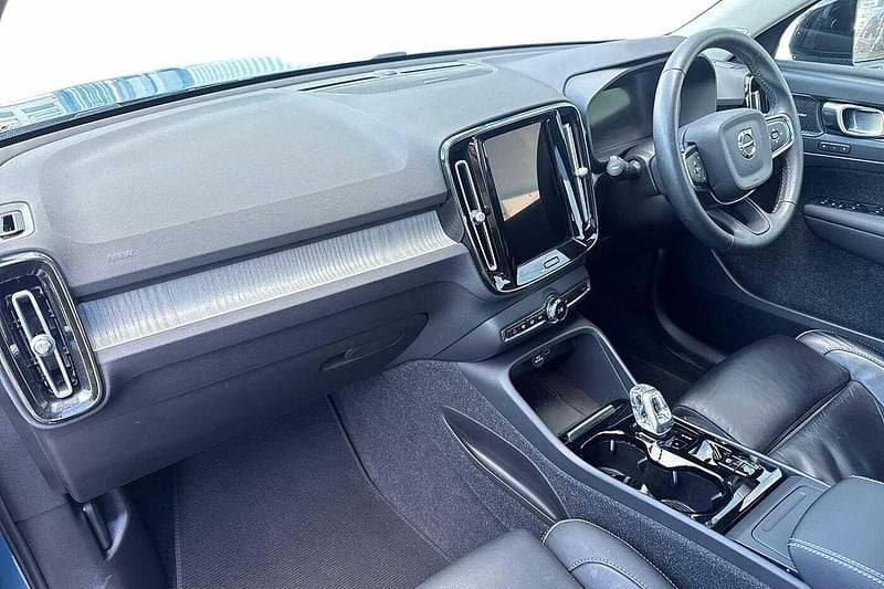 Used Volvo XC40 Ultimate 197 HP (144 kW) 2022 Fjord blue SUV