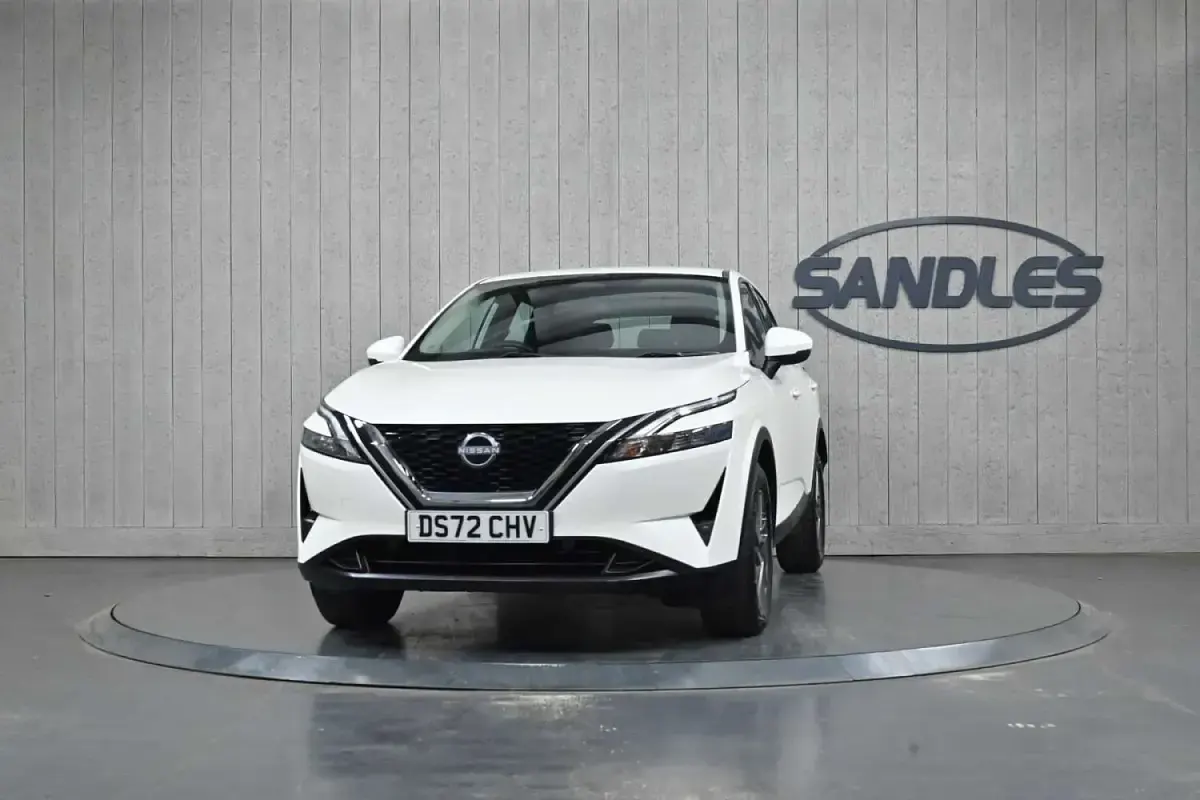 Used Nissan Qashqai Acenta Premium 2022 White SUV