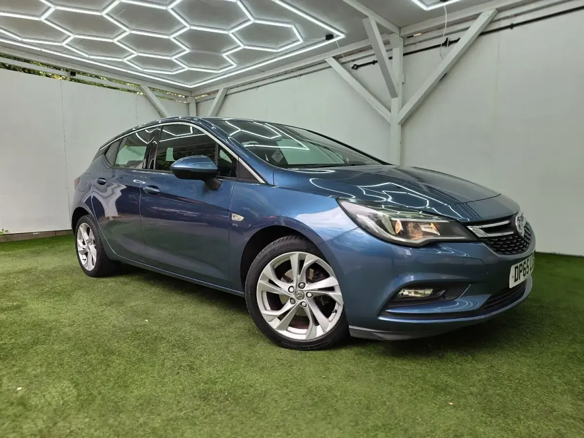 Used Vauxhall Astra SRi 2016 Blue Hatchback