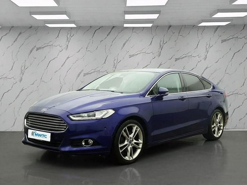 Used Ford Mondeo Titanium 180 HP (132 kW) 2015 Blue Hatchback
