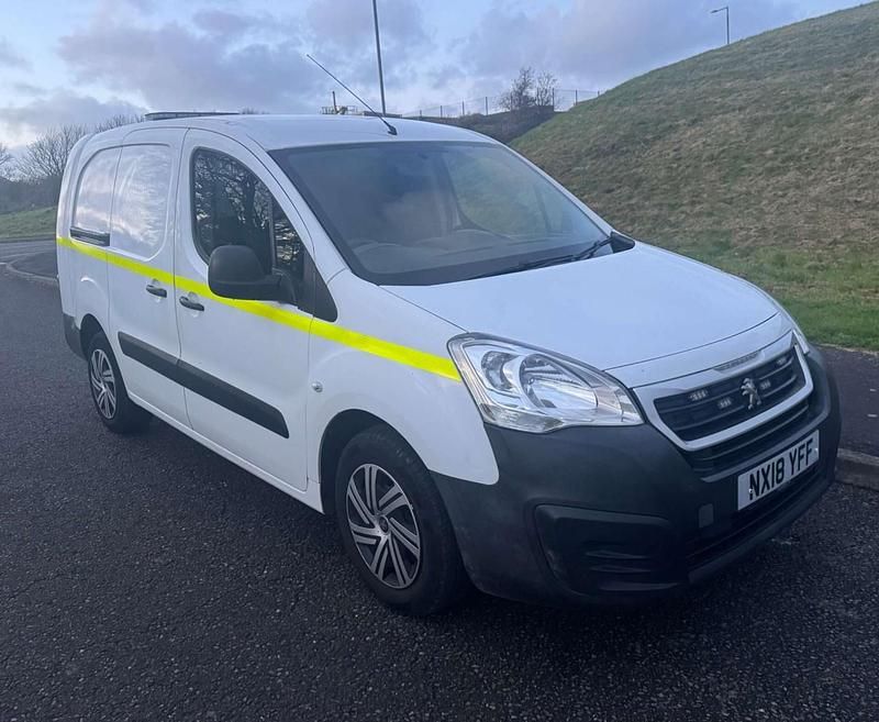 Used Peugeot Partner 2018 White MPV
