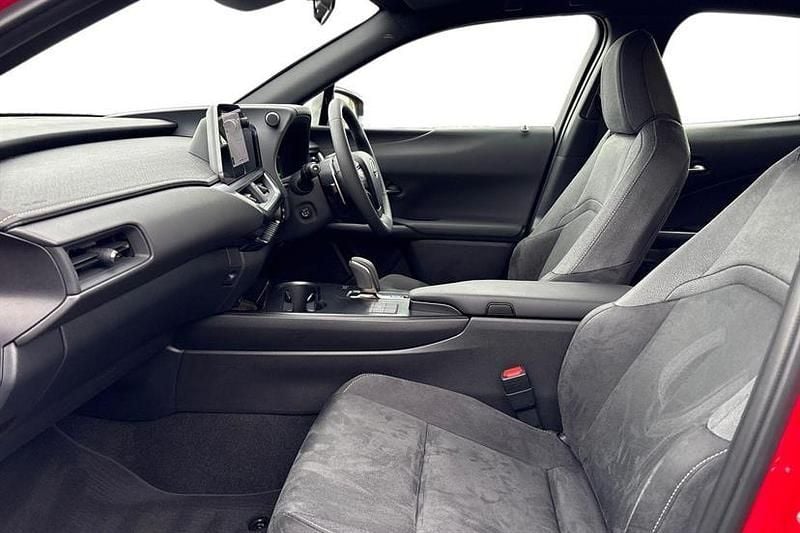 Used Lexus UX 150 kW (204 HP) 2025 Fuji red SUV