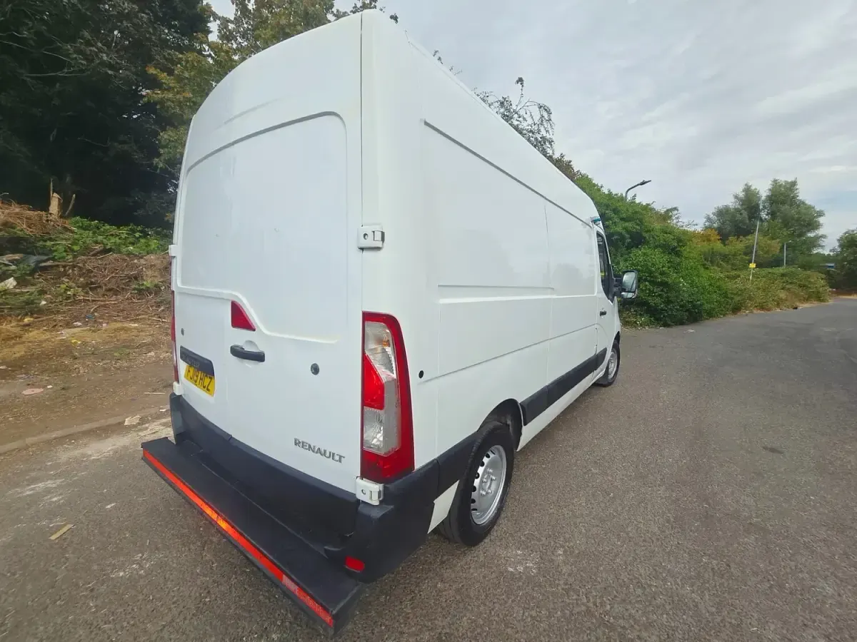 Used Renault Master 2019 White Van