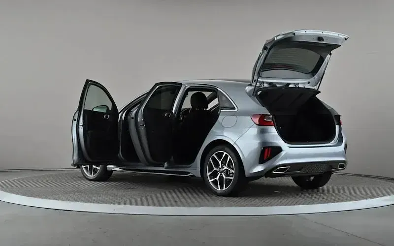 Used Kia Ceed GT-Line 140 HP (102 kW) 2019 Silver Hatchback