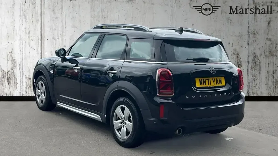 Used Mini Cooper Countryman Classic 134 HP (98 kW) 2021 Black SUV