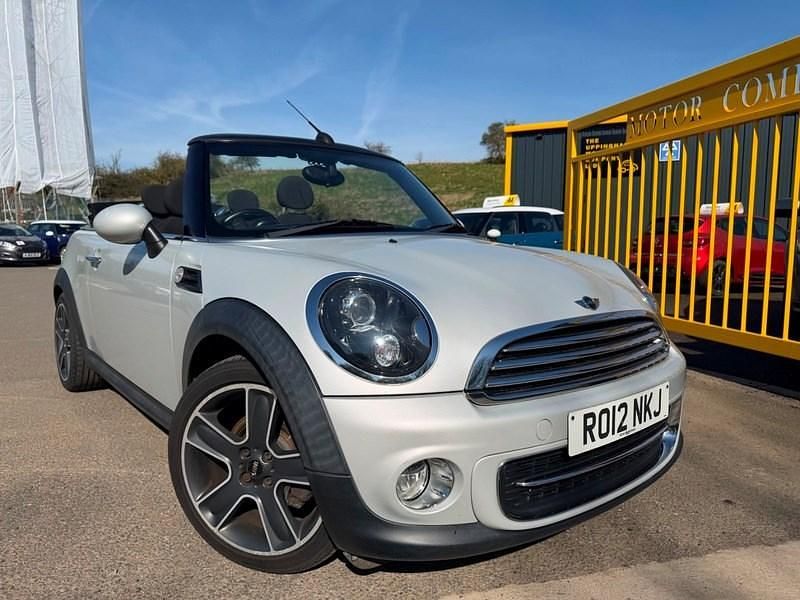 Käytetty Mini Cooper 2012 Hopea Viistoperä