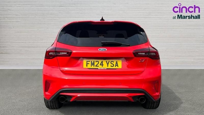 Used Ford Focus ST 280 HP (205 kW) 2024 Red Hatchback