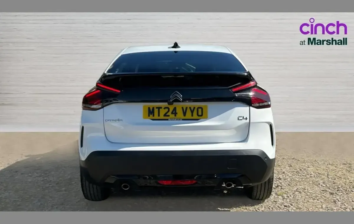 Used Citroën C4 PureTech 128 HP (94 kW) 2024 White SUV