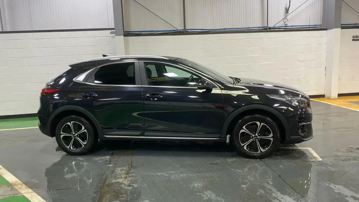 Usado Kia XCeed 139 HP (102 kW) 2022 Preto SUV