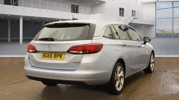Begagnad Vauxhall Astra SRi 150 HK (110 kW) 2016 Silver Kombi