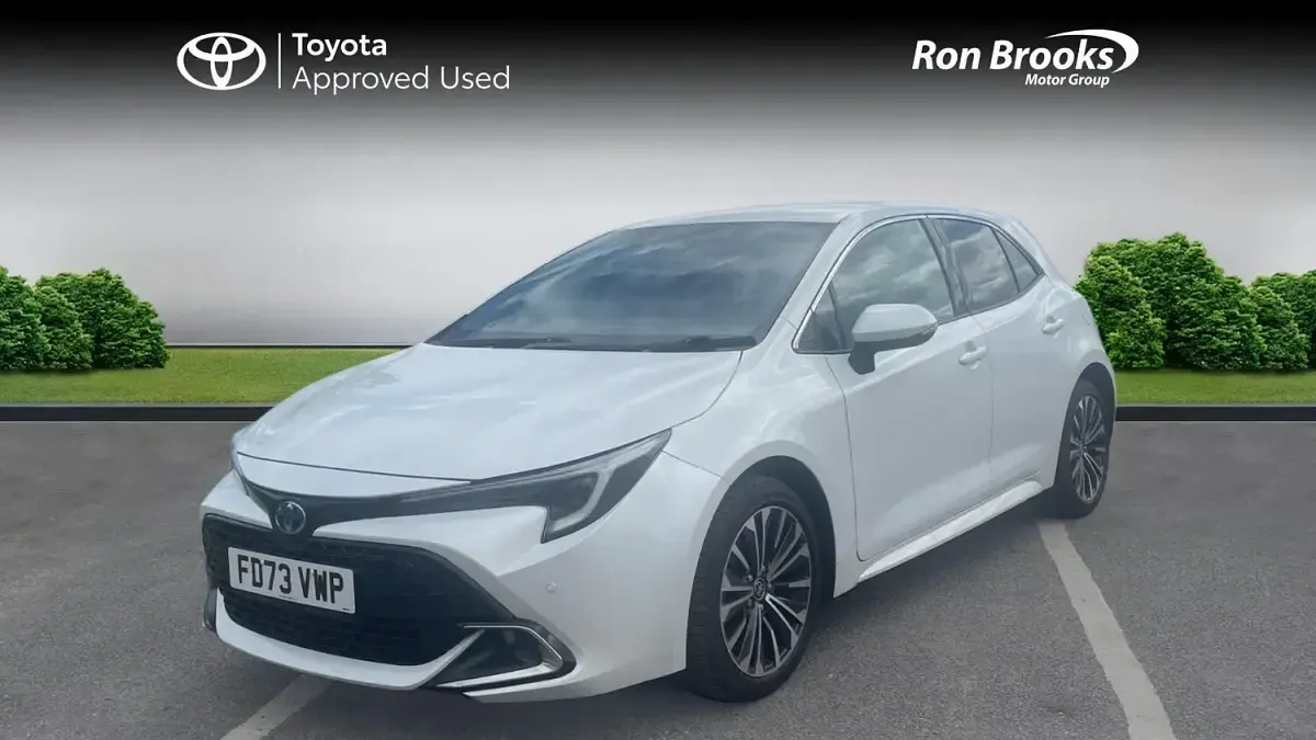 Used Toyota Corolla Design 2023 White Hatchback