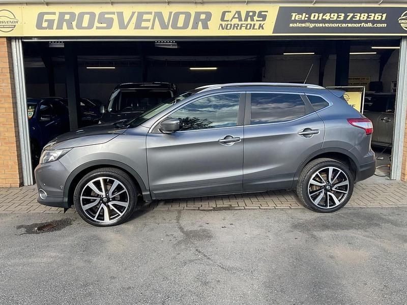 Used Nissan Qashqai Tekna 115 HP (84 kW) 2014 Grey SUV