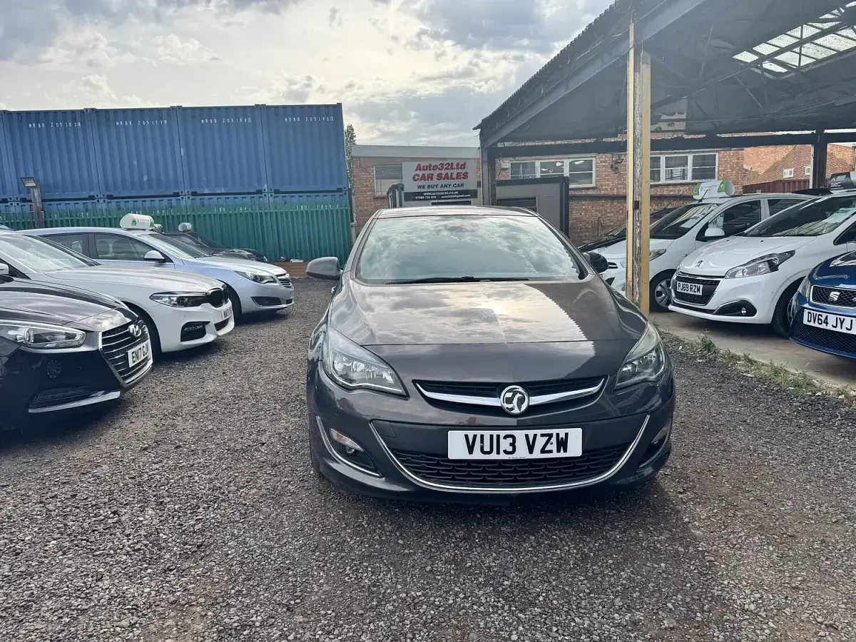 Used Vauxhall Astra 115 HP (84 kW) 2013 Grey Hatchback