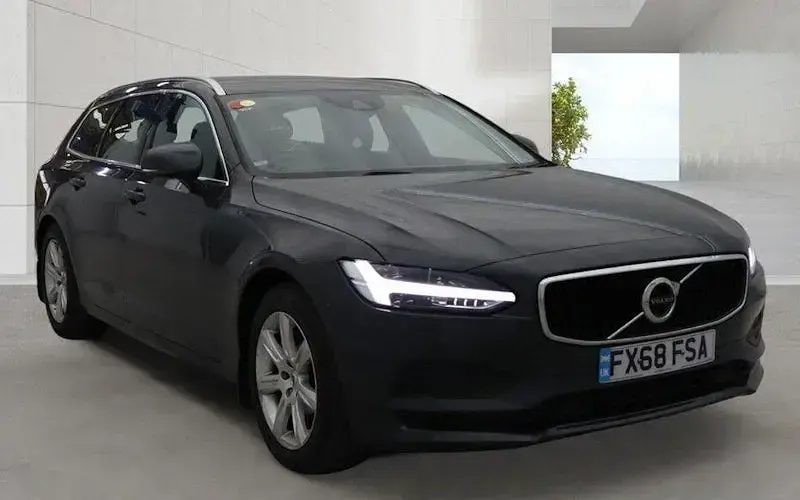 Used Volvo V90 Momentum 190 HP (139 kW) 2019 Estate