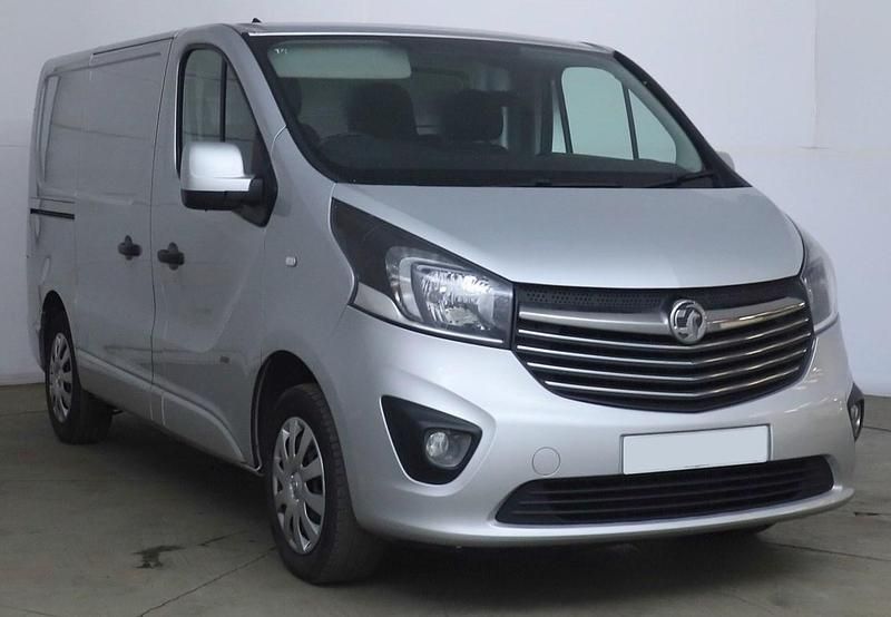 Used Vauxhall Vivaro Sportive 125 HP (91 kW) 2016 Silver