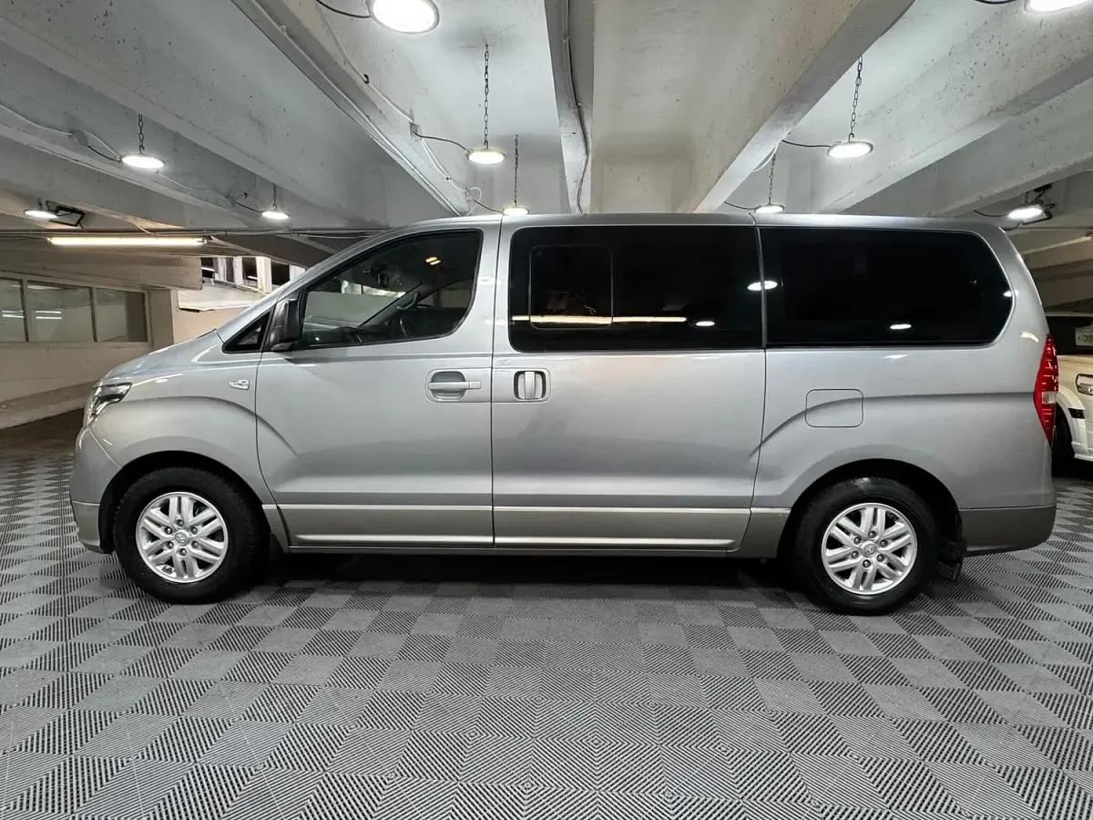 Used Hyundai I800 SE 2019 Silver MPV