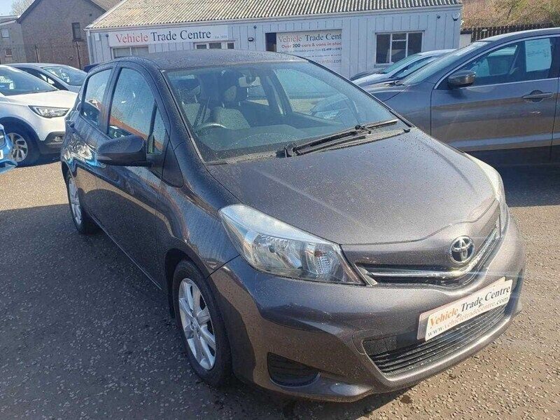 Grey Used 2012 Toyota Yaris Hatchback | £4,992 (Good price) - Image 1/4