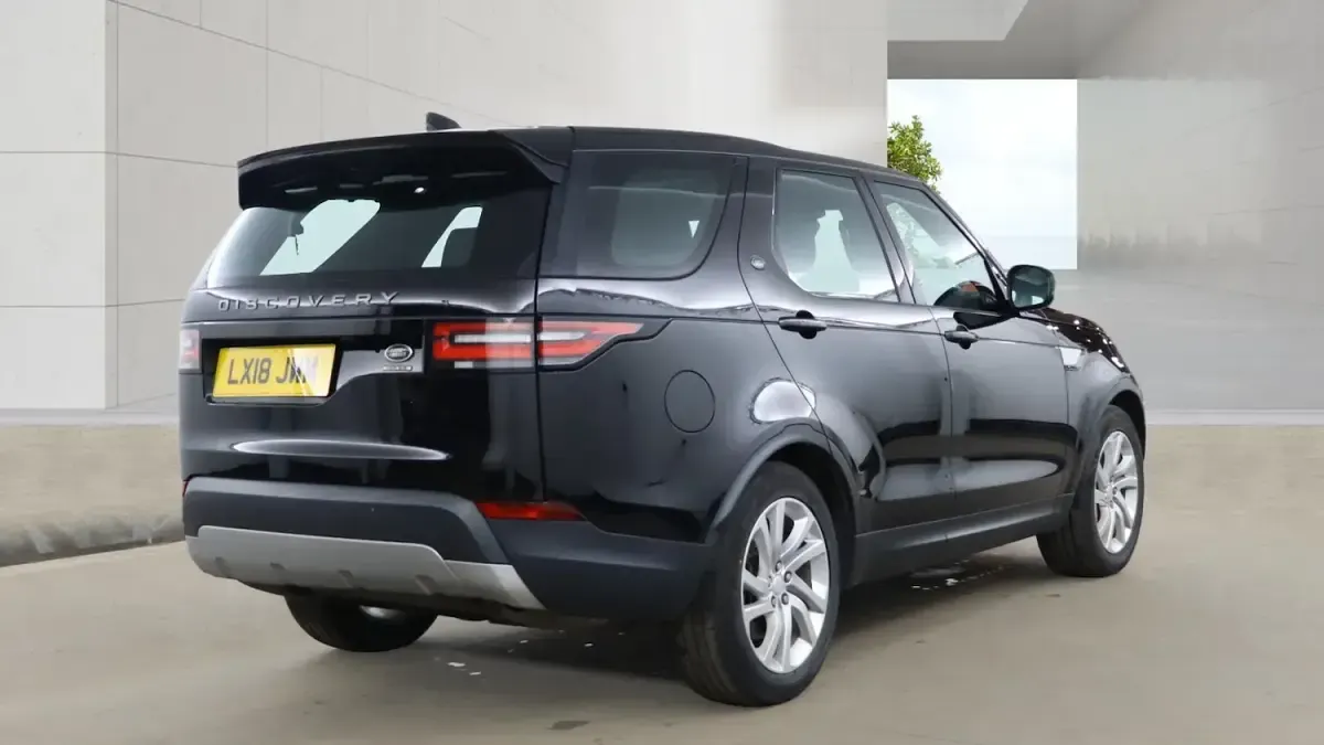 Used Land Rover Discovery 5 HSE 2018 Black SUV