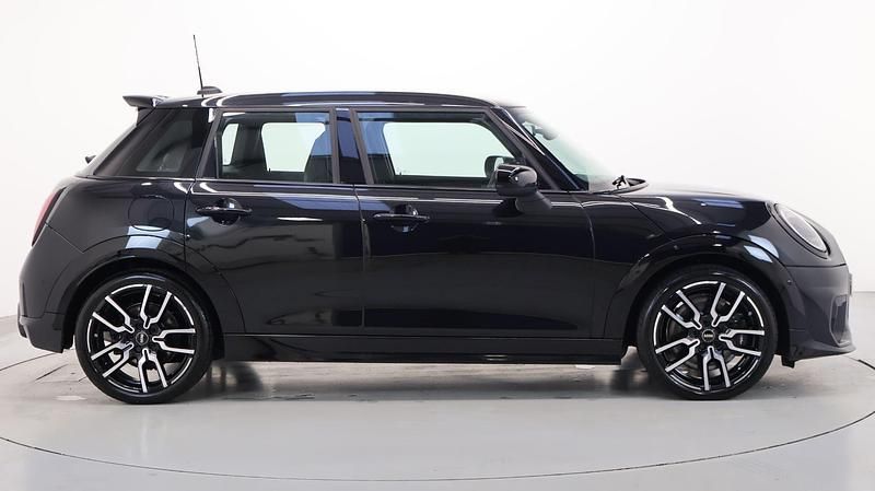 Used Mini Cooper Hatch 113 kW (154 HP) 2025 Black Hatchback