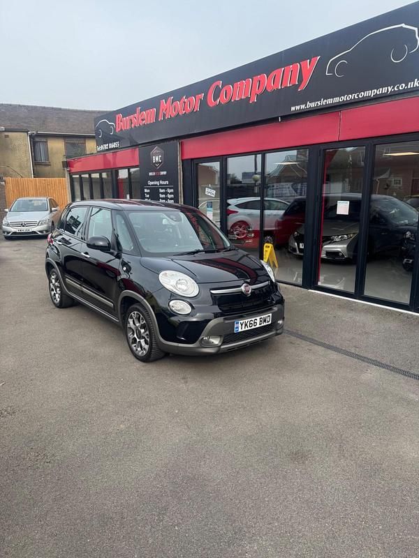Used Fiat 500L Trekking 95 HP (69 kW) 2017 Black MPV