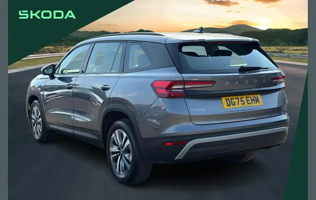 Usado Skoda Kodiaq SE 150 HP (110 kW) 2025 Cinzento SUV