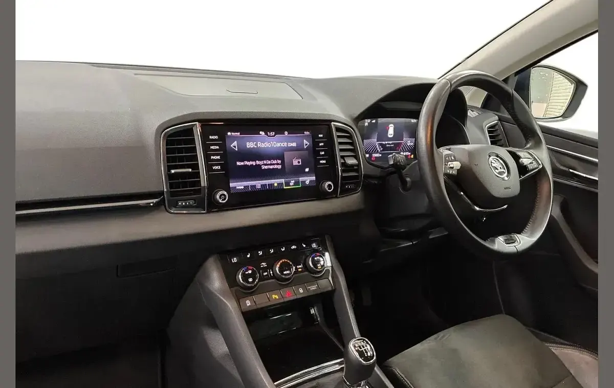 Used Skoda Karoq SE L 150 HP (110 kW) 2023 Lava blue metallic SUV