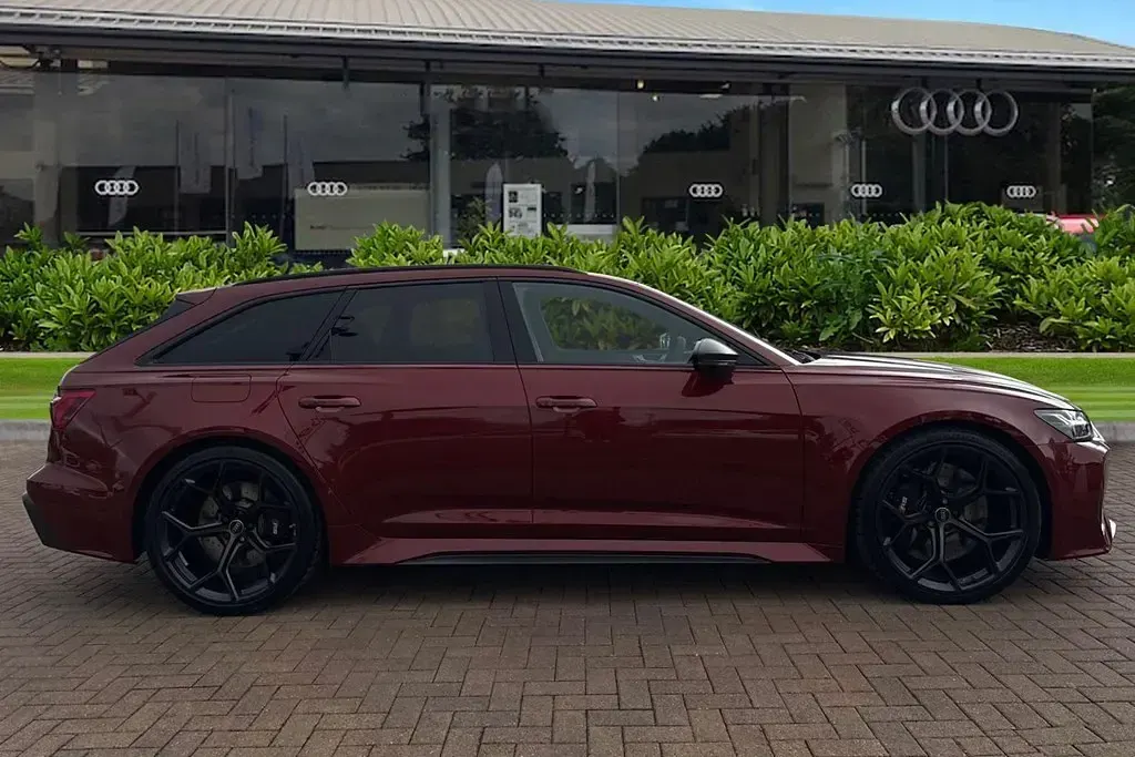 Used Audi RS6 Design 630 HP (463 kW) 2024 Red Estate