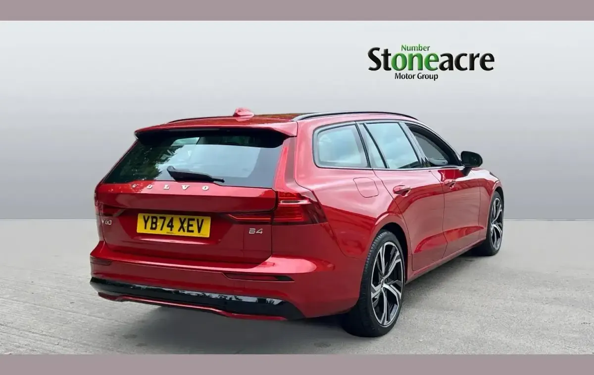 Used Volvo V60 Plus 194 HP (142 kW) 2024 Red Estate