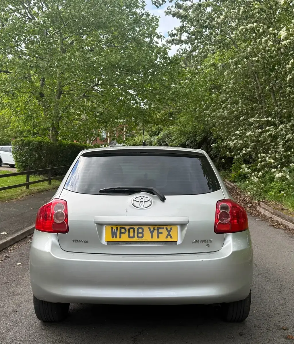 Used Toyota Auris T3 97 HP (71 kW) 2008 Silver Hatchback