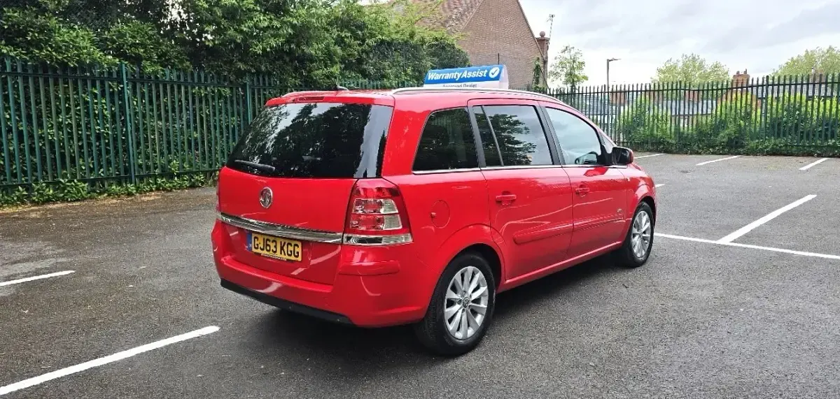 Second-hand Vauxhall Zafira Design Edition 2013 Roșu Monovolum