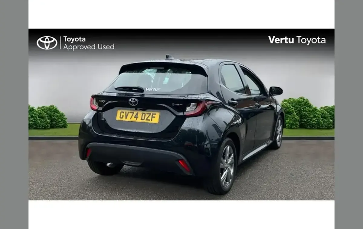 Used Toyota Yaris 116 HP (85 kW) 2025 Black Hatchback