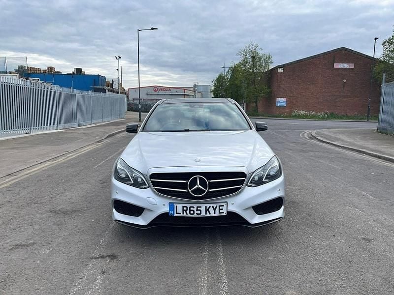 Usado Mercedes E220 Premium 2015 Prateado Sedan