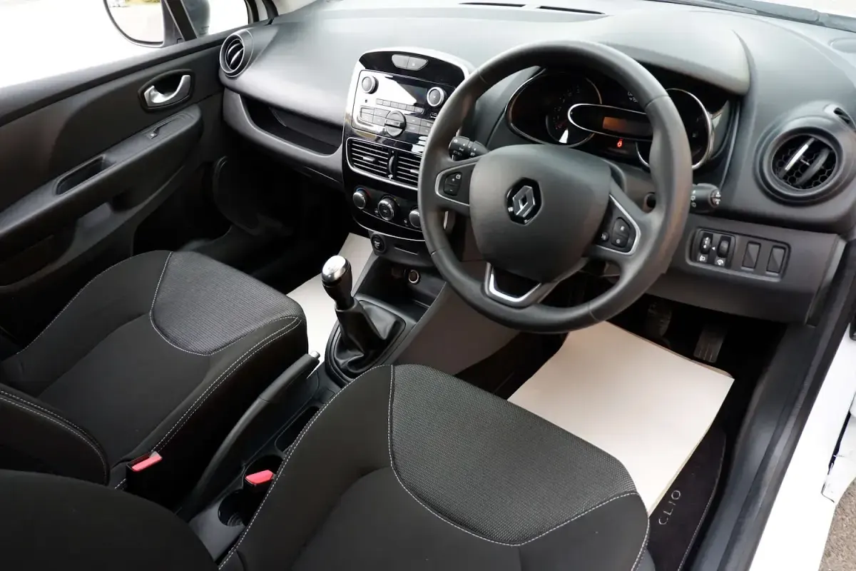 Used Renault Clio Play 2018 White Hatchback