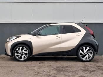 Used Toyota Aygo X 72 HP (52 kW) 2022 Beige SUV