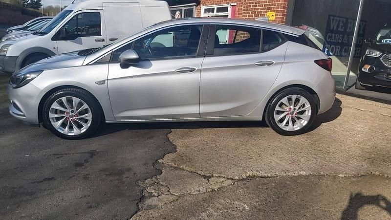 Used Vauxhall Astra 136 HP (100 kW) 2017 Silver Hatchback