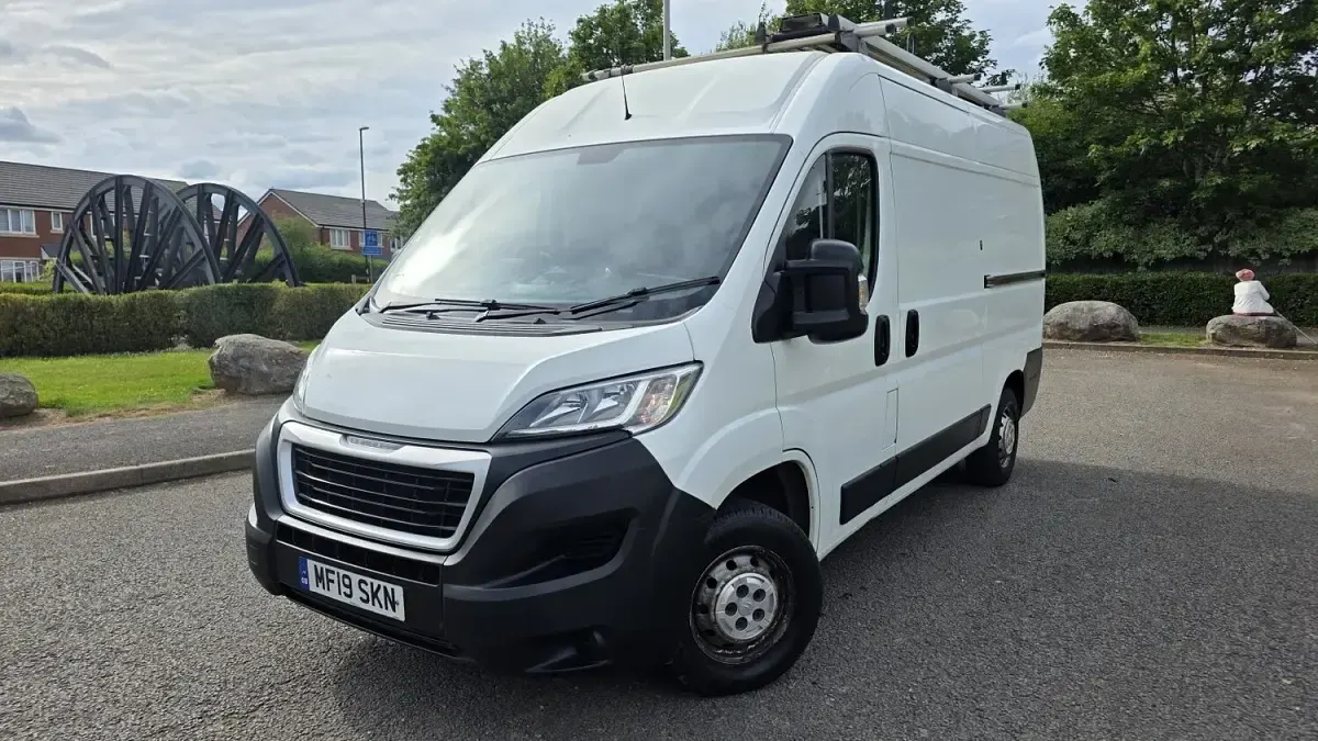Used Peugeot Boxer 130 HP (95 kW) 2019 White Van