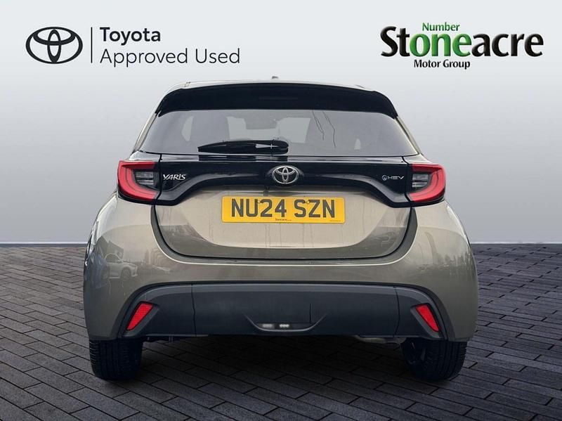 Used Toyota Yaris Hybrid Design 116 HP (85 kW) 2024 Other Hatchback